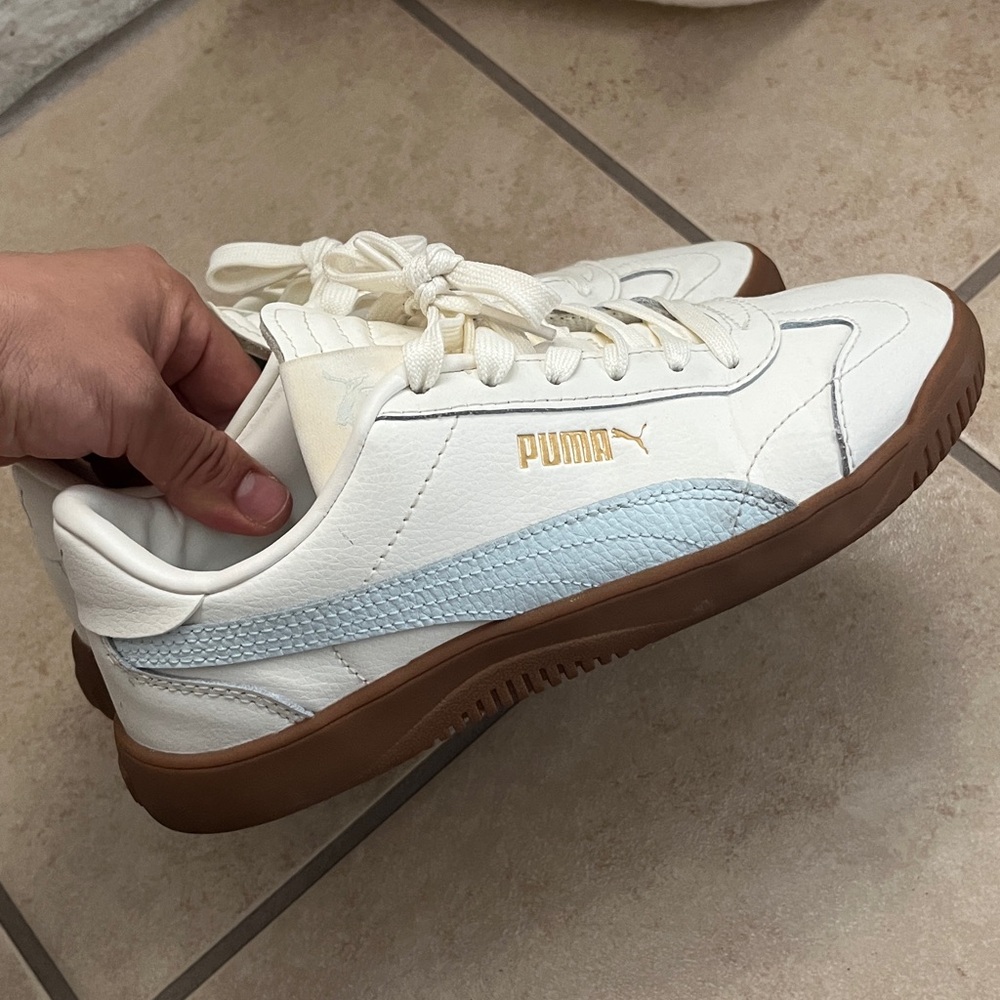 White and blue Puma Sneakers with Gum Sole - Picture 2 of 6
